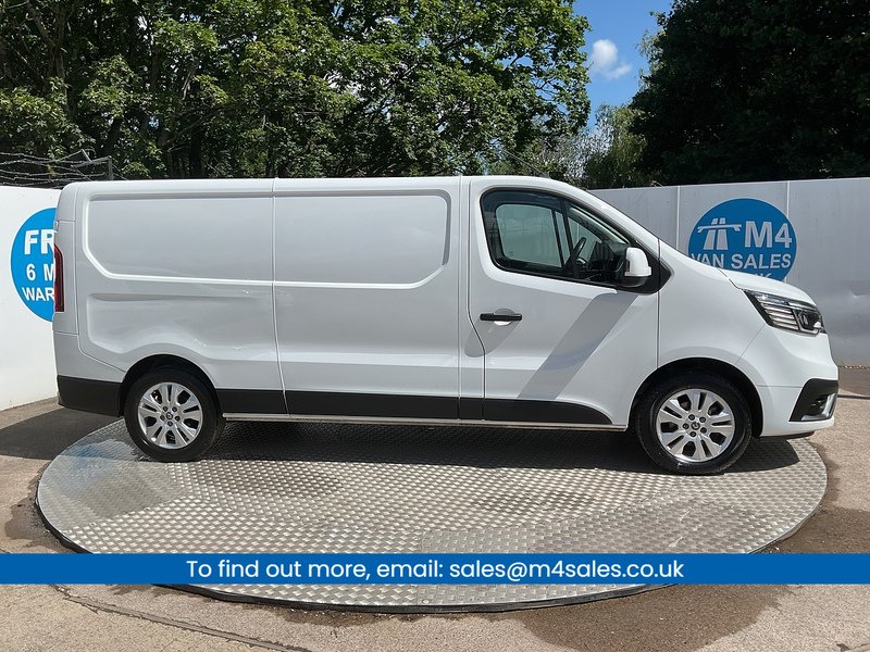 Renault dCi Blue LL30 Sport LWB L/R A/C Euro 6
