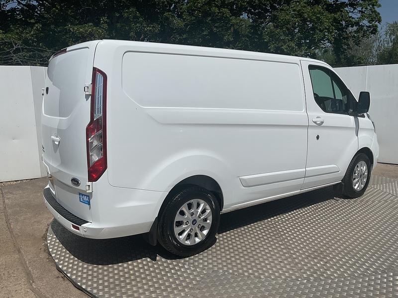Ford 320 EcoBlue Limited SWB L/R A/C Euro 6
