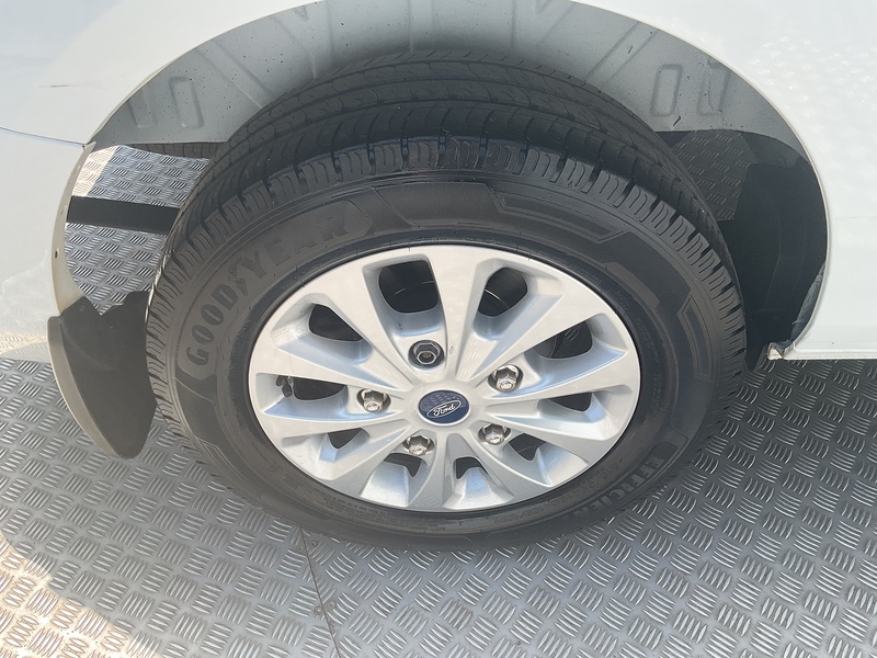 Ford 320 EcoBlue Limited SWB L/R A/C Euro 6