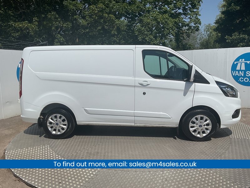 Ford 320 EcoBlue Limited SWB L/R A/C Euro 6