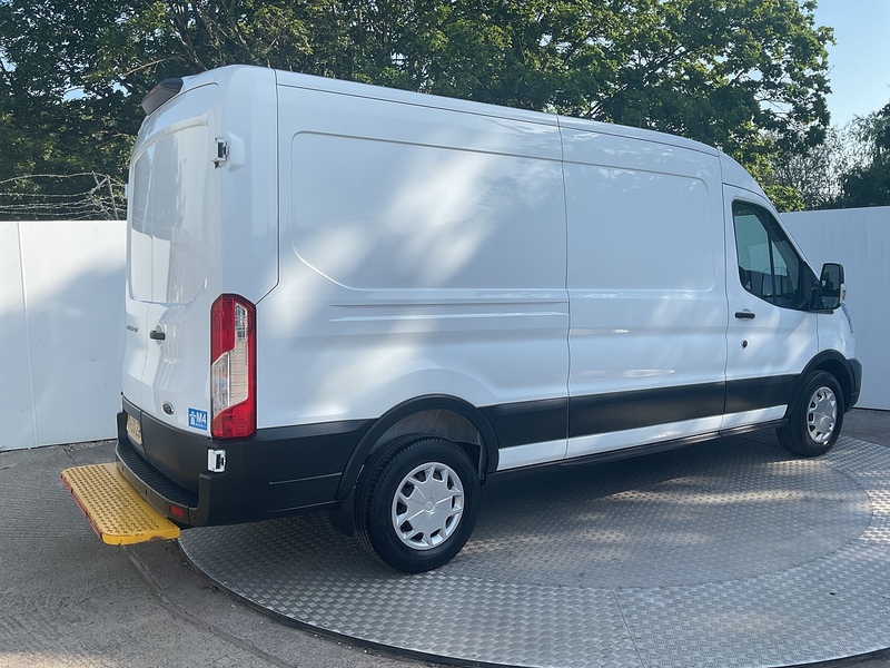 Ford 350 EcoBlue Trend LWB M/R Euro 6
