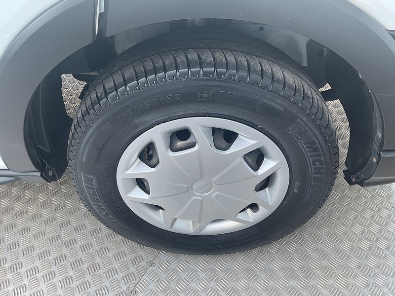 Ford 350 EcoBlue Trend LWB M/R Euro 6