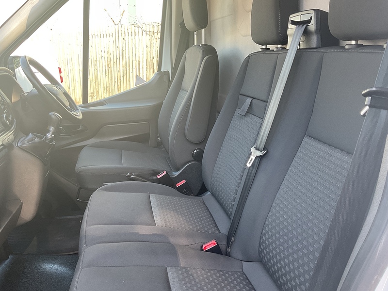 Ford 350 EcoBlue Trend LWB M/R Euro 6