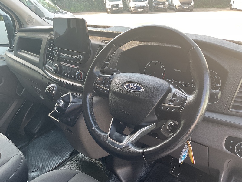 Ford 350 EcoBlue Trend LWB M/R Euro 6