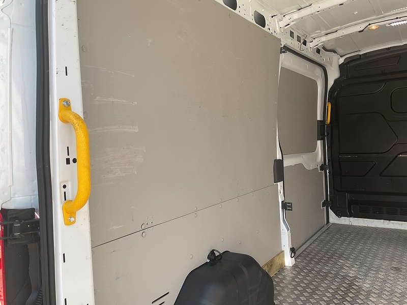 Ford 350 EcoBlue Trend LWB M/R Euro 6