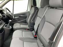 Renault Trafic dCi Blue LL30 Advance LWB L/R A/C Euro 6 