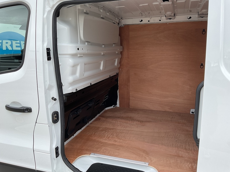 Renault dCi Blue LL30 Advance LWB L/R A/C Euro 6