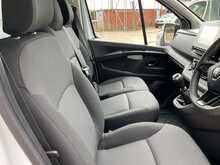 Renault Trafic dCi Blue LL30 Advance LWB L/R A/C Euro 6 