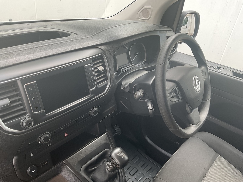 Vauxhall Turbo D 3100 Pro LWB L/R Euro 6