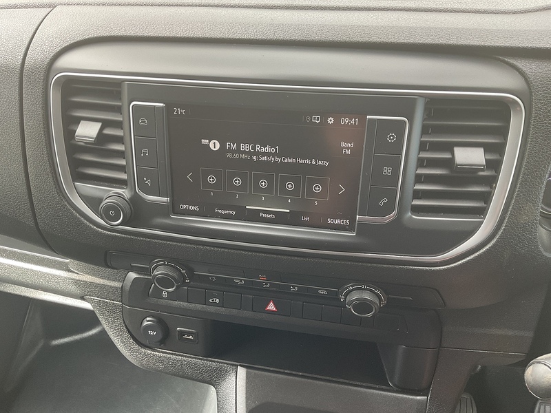 Vauxhall Turbo D 3100 Pro LWB L/R Euro 6