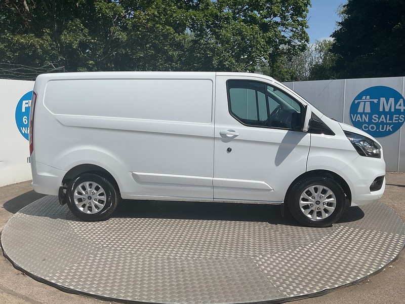 Ford 300 EcoBlue Limited SWB L/R A/C Euro 6