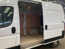 Peugeot Boxer Boxer 2.2 BlueHDi 335 Professional Premium + L2 H2 Euro 6 (s/s) 5dr 