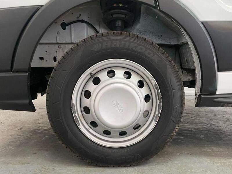 Ford Transit 2.0 350 EcoBlue HD Leader RWD L4 Euro 6 (s/s) 2dr (DRW)