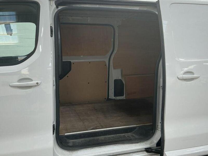 Vauxhall Vivaro 2.0 Turbo D Pro XL Panel Van LWB Euro 6 6dr