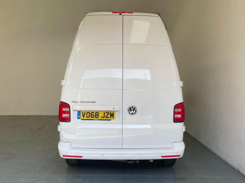 Volkswagen Transporter 2.0 TSI T32 BlueMotion Tech Highline FWD LWB Euro 6 (s/s) 5dr