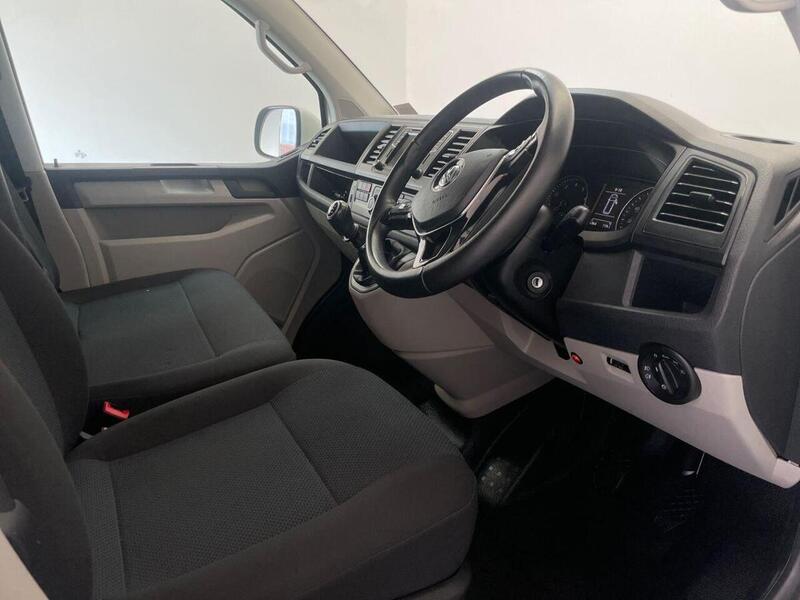 Volkswagen Transporter 2.0 TSI T32 BlueMotion Tech Highline FWD LWB Euro 6 (s/s) 5dr