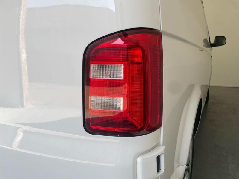 Volkswagen Transporter 2.0 TSI T32 BlueMotion Tech Highline FWD LWB Euro 6 (s/s) 5dr
