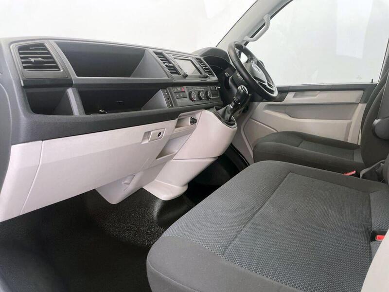 Volkswagen Transporter 2.0 TSI T32 BlueMotion Tech Highline FWD LWB Euro 6 (s/s) 5dr