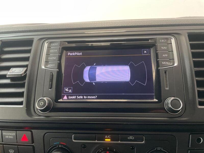 Volkswagen Transporter 2.0 TSI T32 BlueMotion Tech Highline FWD LWB Euro 6 (s/s) 5dr