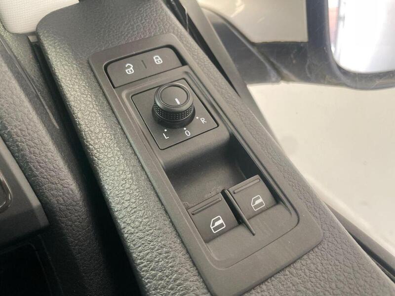 Volkswagen Transporter 2.0 TSI T32 BlueMotion Tech Highline FWD LWB Euro 6 (s/s) 5dr