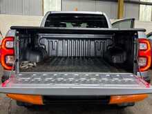 Toyota Hilux 2.8 D-4D Invincible X Auto 4WD Euro 6 (s/s) 4dr 