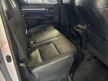 Toyota Hilux 2.8 D-4D Invincible X Auto 4WD Euro 6 (s/s) 4dr 