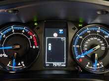 Toyota Hilux 2.8 D-4D Invincible X Auto 4WD Euro 6 (s/s) 4dr 