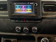 Nissan Interstar Interstar 2.3 dCi 33 Tekna FWD L2 H2 Euro 6 4dr 