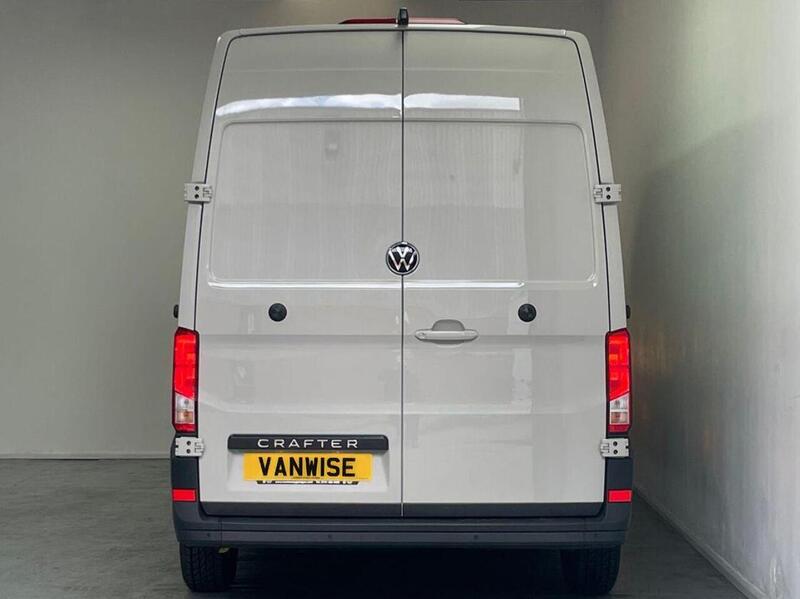 Volkswagen Crafter 2.0 TDI CR35 Commerce Plus Panel Van 5dr Diesel Auto FWD LWB High Roof Euro 6 (s/s) (140 ps)