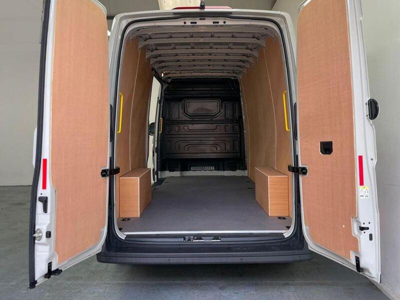 Volkswagen Crafter 2.0 TDI CR35 Commerce Plus Panel Van 5dr Diesel Auto FWD LWB High Roof Euro 6 (s/s) (140 ps)