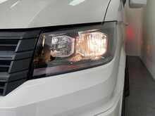 Volkswagen Crafter Crafter 2.0 TDI CR35 Commerce Plus Panel Van 5dr Diesel Auto FWD LWB High Roof Euro 6 (s/s) (140 ps) 