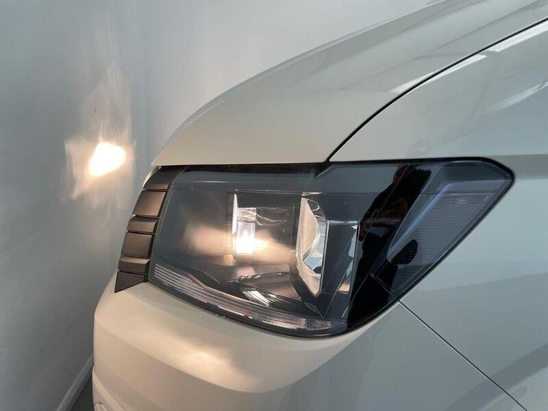 Volkswagen Crafter 2.0 TDI CR35 Commerce Plus Panel Van 5dr Diesel Auto FWD LWB High Roof Euro 6 (s/s) (140 ps)