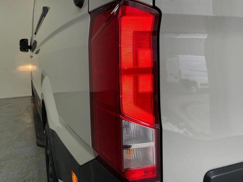 Volkswagen Crafter 2.0 TDI CR35 Commerce Plus Panel Van 5dr Diesel Auto FWD LWB High Roof Euro 6 (s/s) (140 ps)