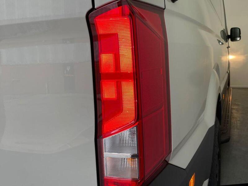 Volkswagen Crafter 2.0 TDI CR35 Commerce Plus Panel Van 5dr Diesel Auto FWD LWB High Roof Euro 6 (s/s) (140 ps)