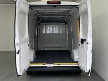 Peugeot Boxer Boxer 2.2 BlueHDi 335 Professional Premium + L3 H2 Euro 6 (s/s) 5dr 