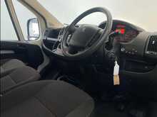 Peugeot Boxer Boxer 2.2 BlueHDi 335 Professional Premium + L3 H2 Euro 6 (s/s) 5dr 
