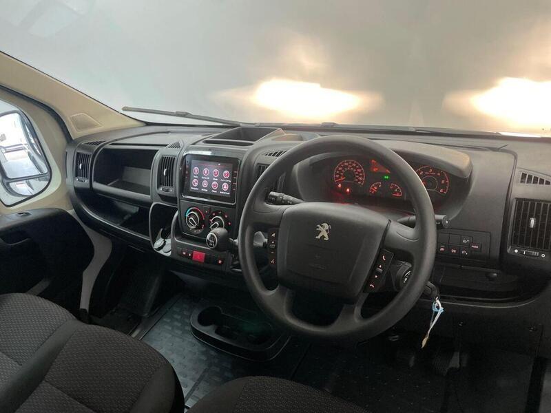Peugeot Boxer 2.2 BlueHDi 335 Professional Premium + L3 H2 Euro 6 (s/s) 5dr