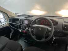 Peugeot Boxer Boxer 2.2 BlueHDi 335 Professional Premium + L3 H2 Euro 6 (s/s) 5dr 