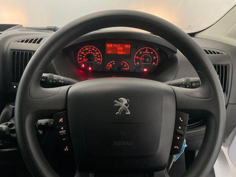 Peugeot Boxer 2.2 BlueHDi 335 Professional Premium + L3 H2 Euro 6 (s/s) 5dr