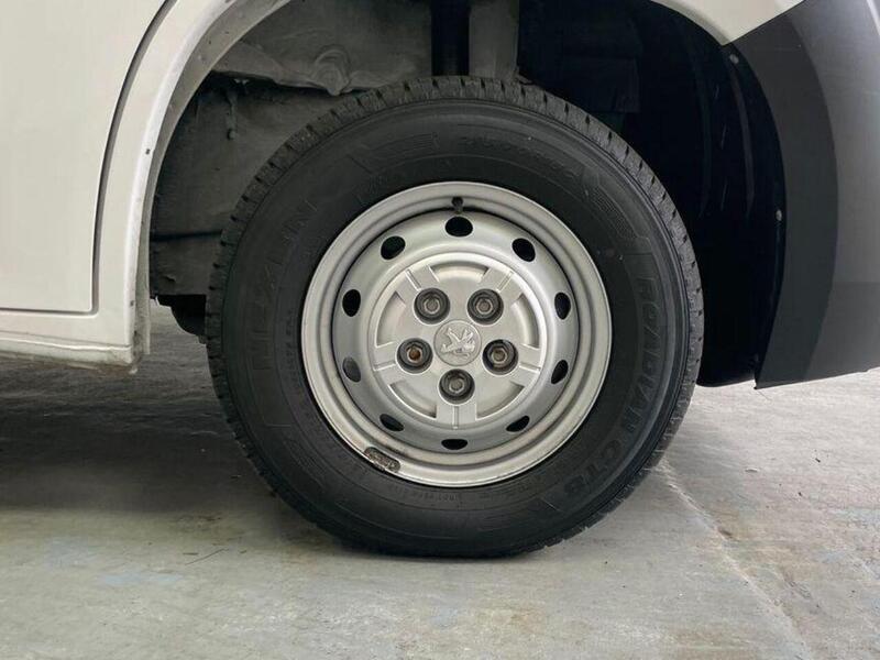 Peugeot Boxer 2.2 BlueHDi 335 Professional Premium + L3 H2 Euro 6 (s/s) 5dr