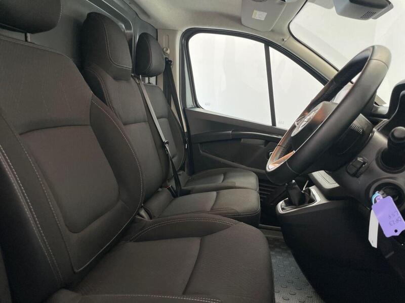 Nissan Primastar 2.0 dCi 30 Tekna L2 H1 Euro 6 (s/s) 5dr