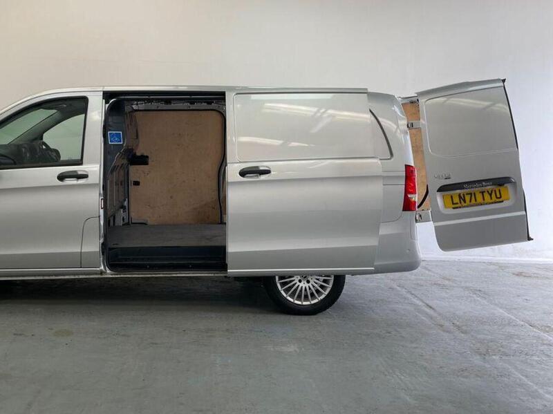 Mercedes-Benz Vito 2.0 114 CDI Premium G-Tronic RWD L2 Euro 6 (s/s) 5dr (LWB)