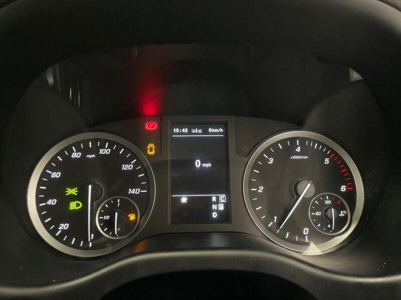 Mercedes-Benz Vito 2.0 114 CDI Premium G-Tronic RWD L2 Euro 6 (s/s) 5dr (LWB)