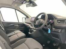 Renault Trafic Trafic 2.0 dCi SL28 Business L1 H1 Euro 6 (s/s) 5dr (9 Seat) 