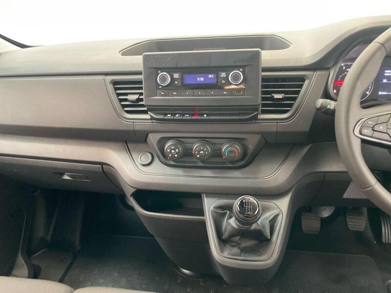 Renault Trafic 2.0 dCi SL28 Business L1 H1 Euro 6 (s/s) 5dr (9 Seat)
