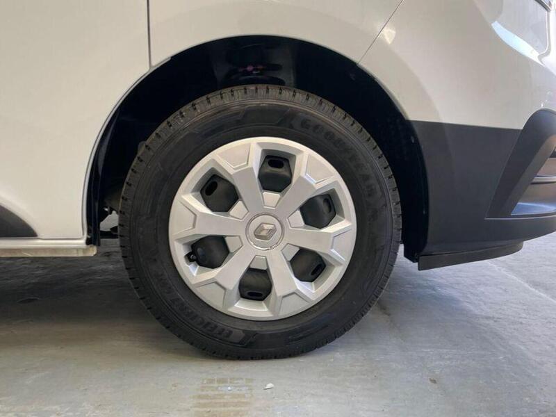 Renault Trafic 2.0 dCi SL28 Business L1 H1 Euro 6 (s/s) 5dr (9 Seat)
