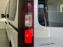 Renault Trafic Trafic 2.0 dCi SL28 Business L1 H1 Euro 6 (s/s) 5dr (9 Seat) 
