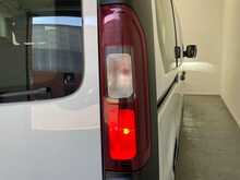 Renault Trafic Trafic 2.0 dCi SL28 Business L1 H1 Euro 6 (s/s) 5dr (9 Seat) 