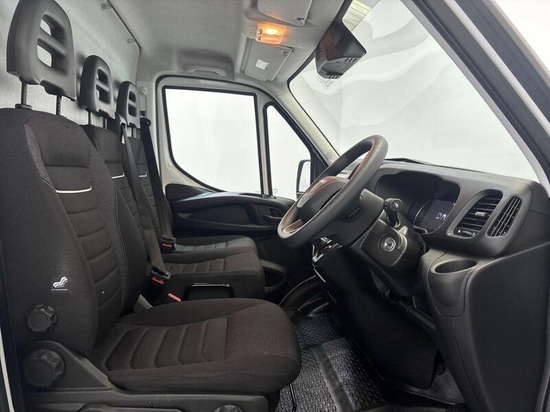 Iveco Daily 2.3D HPI 14V 35S 4100 Panel Van 5dr Diesel HiMatic LWB H2 Euro 6 (s/s) (136 ps)