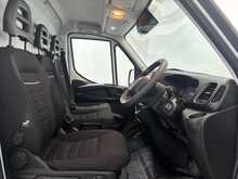 Iveco Daily Daily 2.3D HPI 14V 35S 4100 Panel Van 5dr Diesel HiMatic LWB H2 Euro 6 (s/s) (136 ps) 